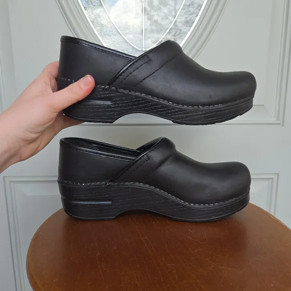 Dansko Professional Black Leather Clogd - Picture 5 of 8